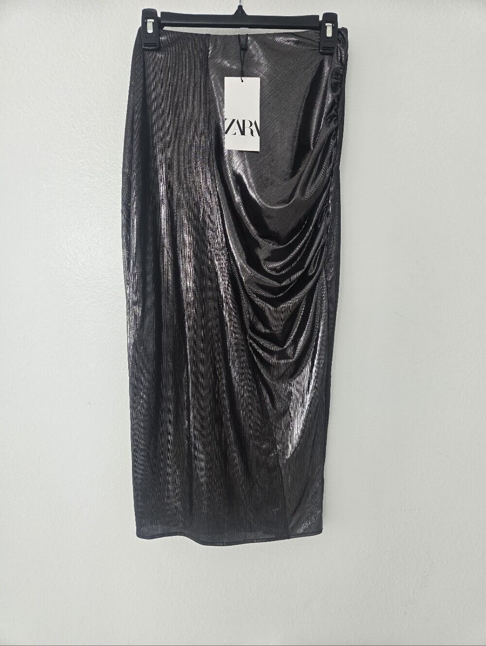 Zara RUCHED MIDI SKIRT Elastic Waist Pull On black metallic size Small Womens
